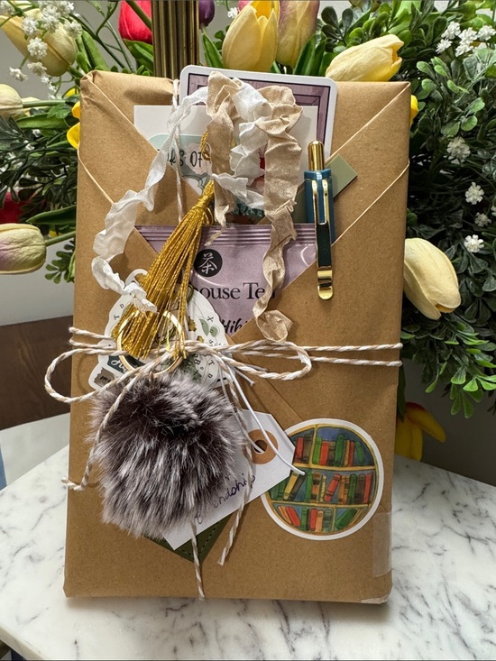 Other - Blind Date with a Book Gift Bundle